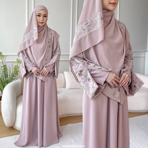 RUHI ZAHEERAH - Pinky Choc